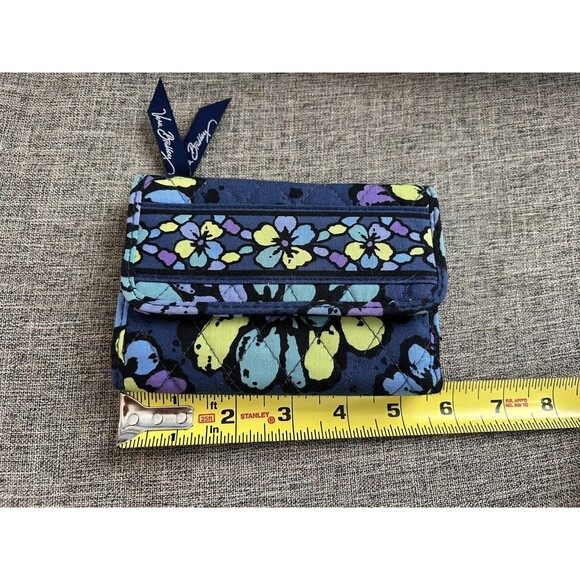 Vera Bradley Trifold Wallet In Indigo Pop Clutch ID Window Quilted - Picture 6 of 8